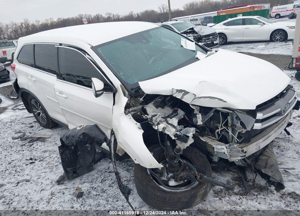2019 TOYOTA HIGHLANDER LE VIN: 5TDBZRFH5KS746704