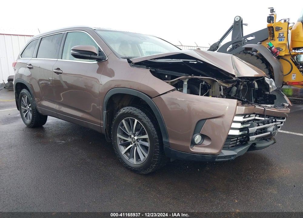 2017 TOYOTA HIGHLANDER XLE VIN: 5TDJZRFH5HS404903