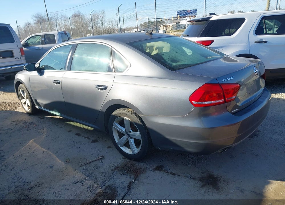 2012 VOLKSWAGEN PASSAT 2.0L TDI SE VIN: 1VWBN7A34CC058432