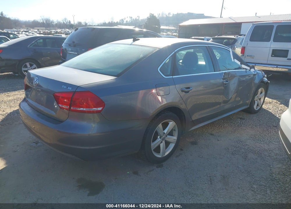 2012 VOLKSWAGEN PASSAT 2.0L TDI SE VIN: 1VWBN7A34CC058432