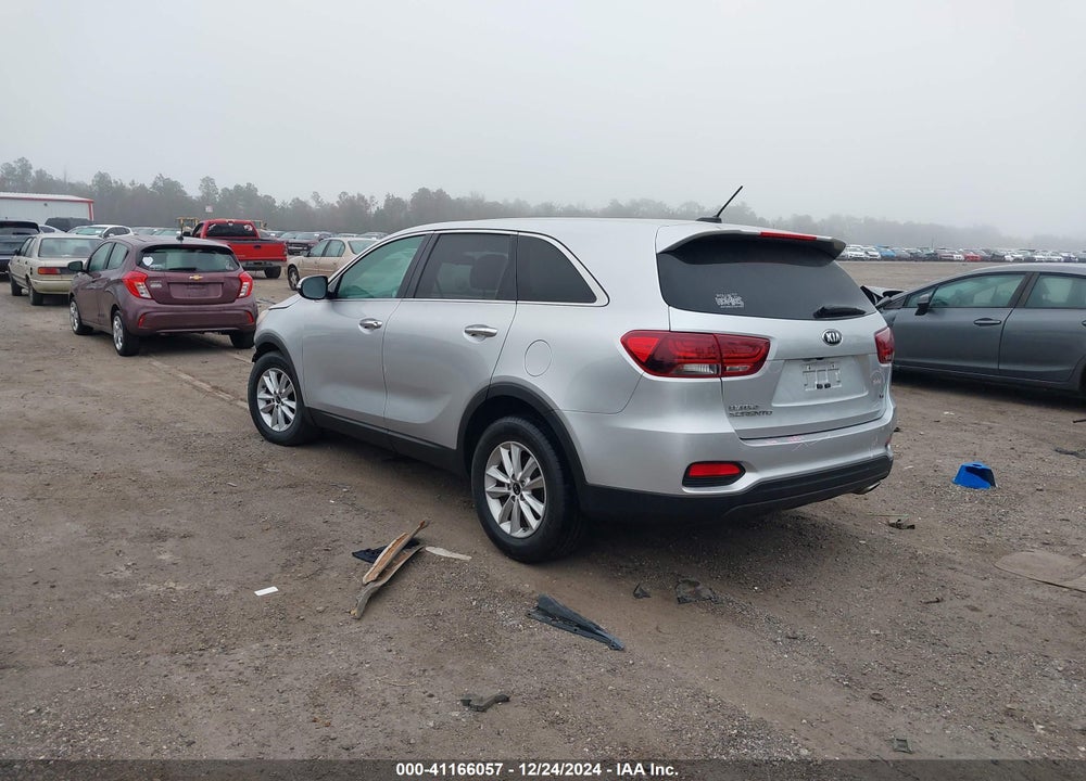 2019 KIA SORENTO 3.3L LX VIN: 5XYPG4A56KG573610