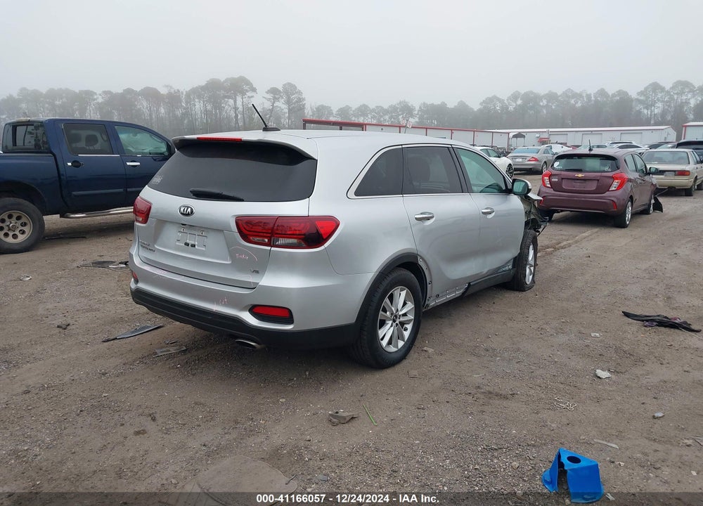 2019 KIA SORENTO 3.3L LX VIN: 5XYPG4A56KG573610