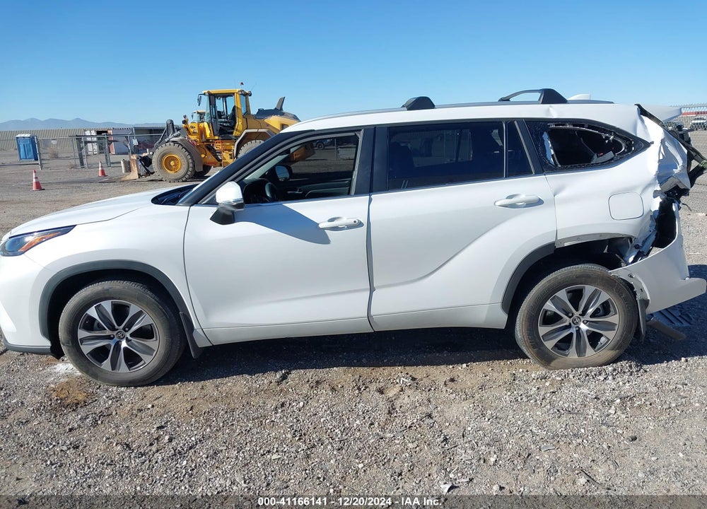 2023 TOYOTA HIGHLANDER XLE VIN: 5TDKDRAH4PS025609