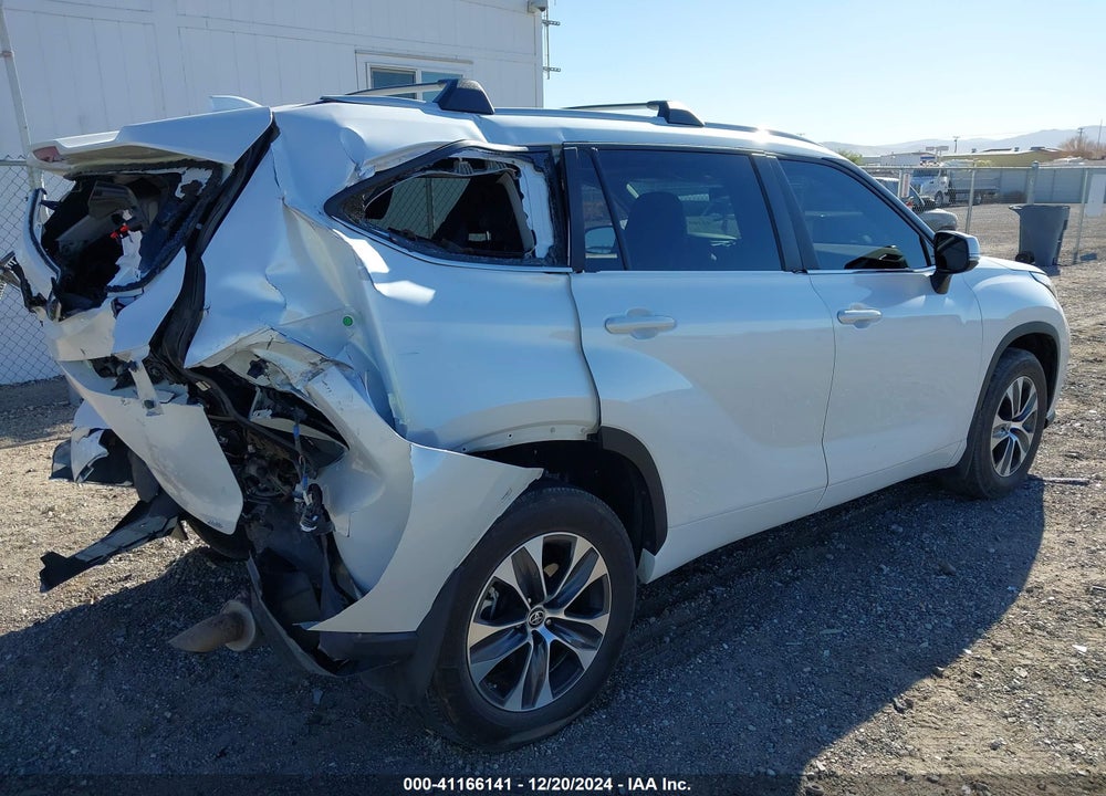 2023 TOYOTA HIGHLANDER XLE VIN: 5TDKDRAH4PS025609