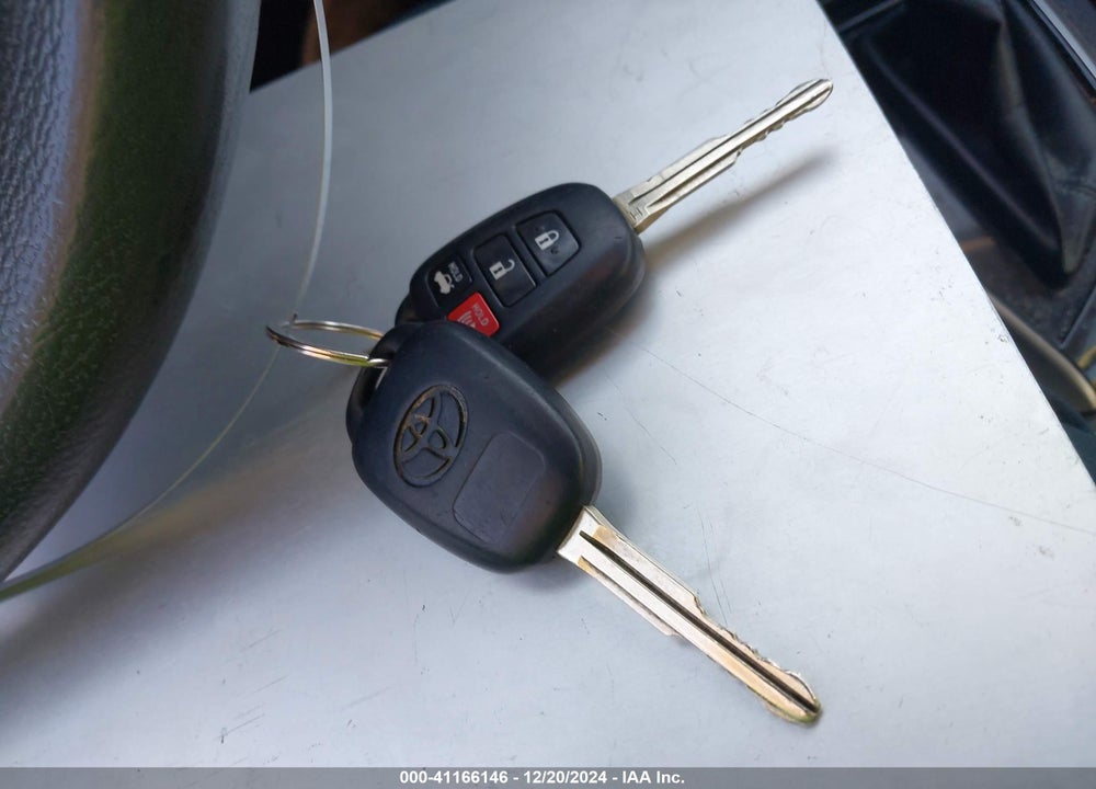 2015 TOYOTA COROLLA LE PLUS VIN: 5YFBURHE2FP233832