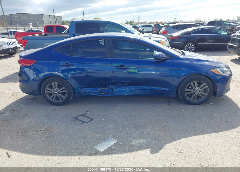 2018 HYUNDAI ELANTRA VIN: 5NPD84LF9JH234918