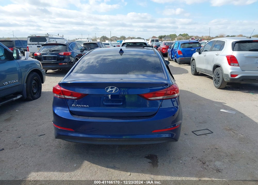 2018 HYUNDAI ELANTRA VIN: 5NPD84LF9JH234918