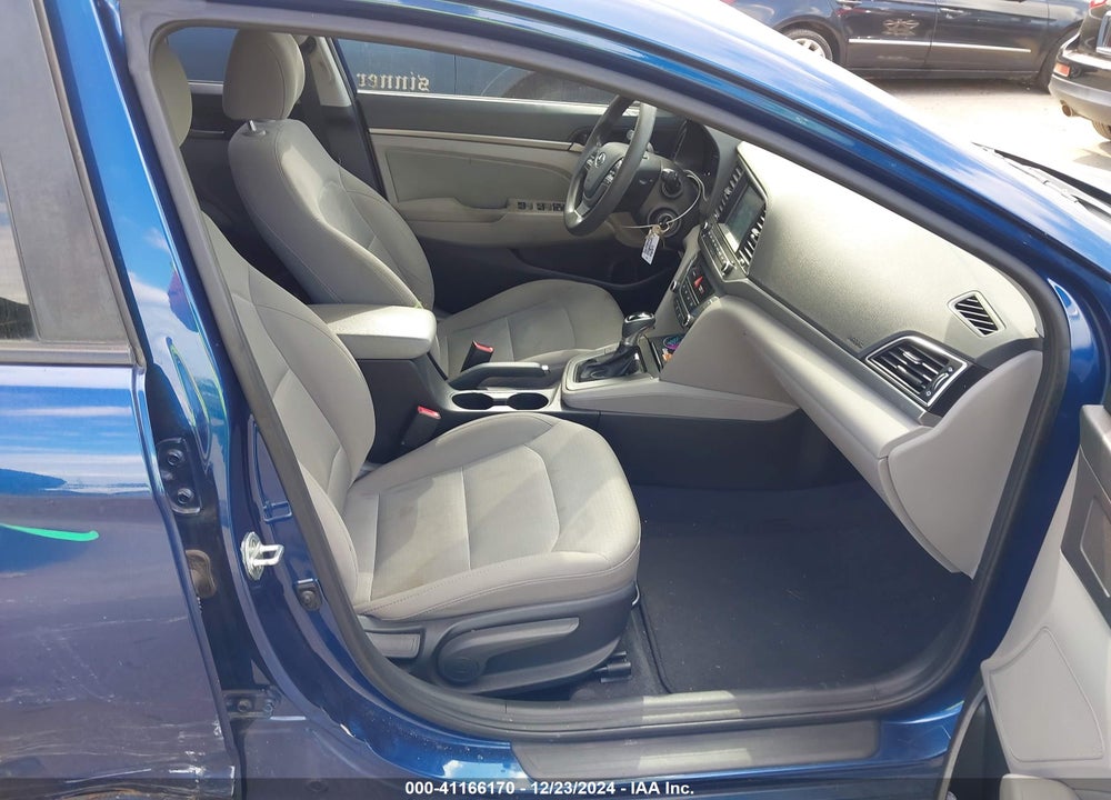 2018 HYUNDAI ELANTRA VIN: 5NPD84LF9JH234918
