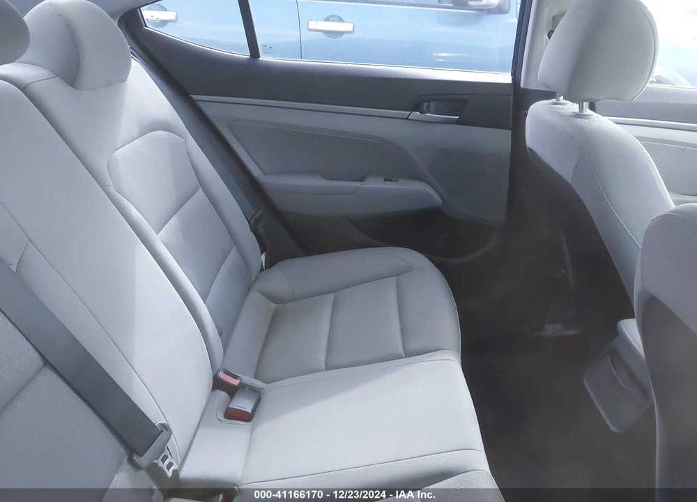 2018 HYUNDAI ELANTRA VIN: 5NPD84LF9JH234918