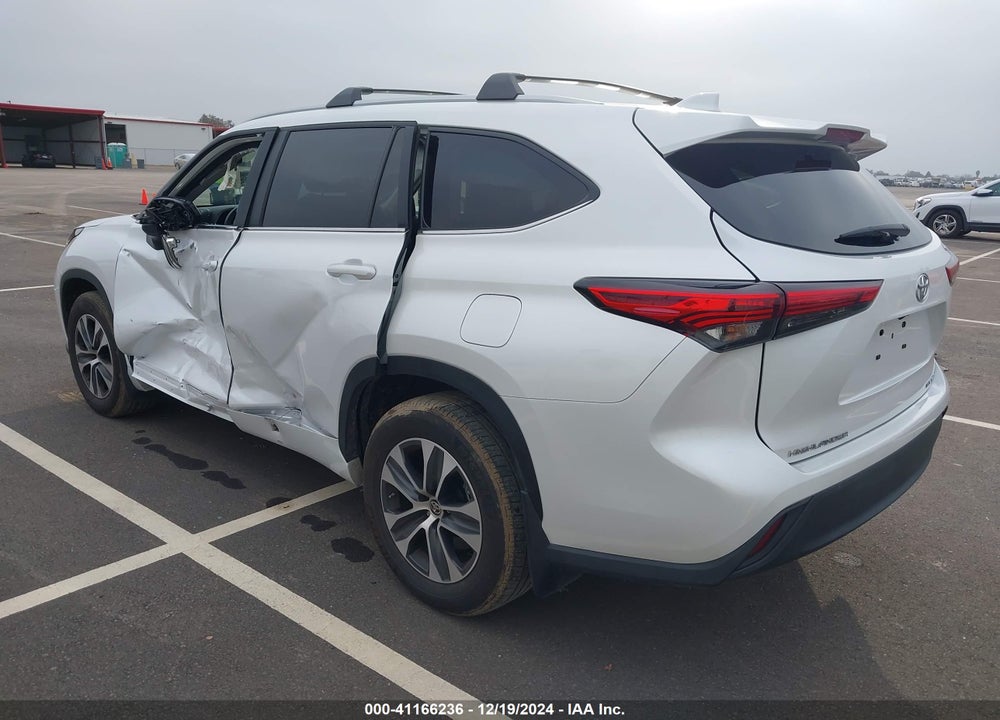 2023 TOYOTA HIGHLANDER XLE VIN: 5TDKDRBH8PS526341