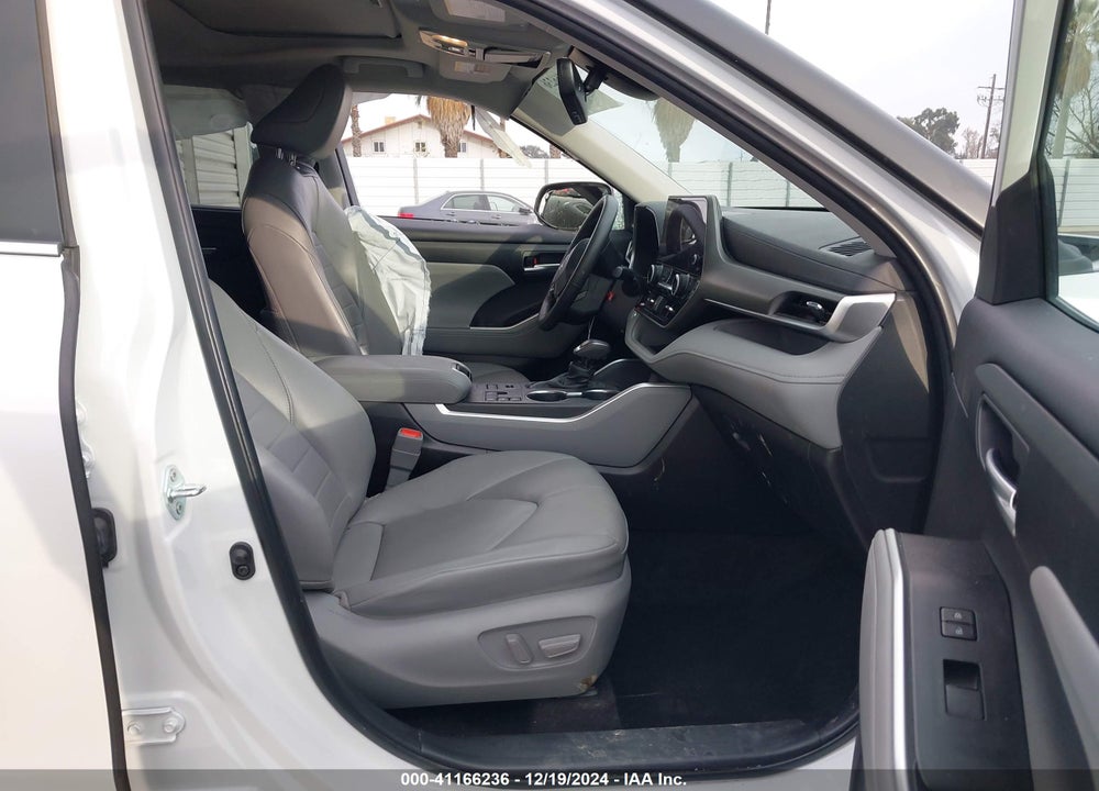 2023 TOYOTA HIGHLANDER XLE VIN: 5TDKDRBH8PS526341