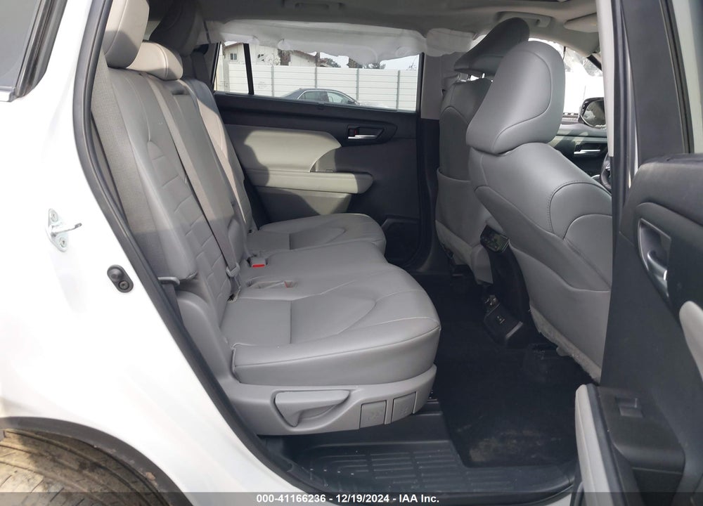 2023 TOYOTA HIGHLANDER XLE VIN: 5TDKDRBH8PS526341