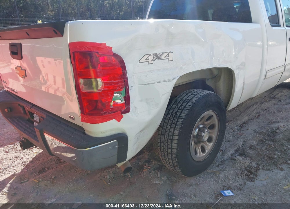2011 CHEVROLET SILVERADO 1500 LS VIN: 1GCRKREAXBZ286994