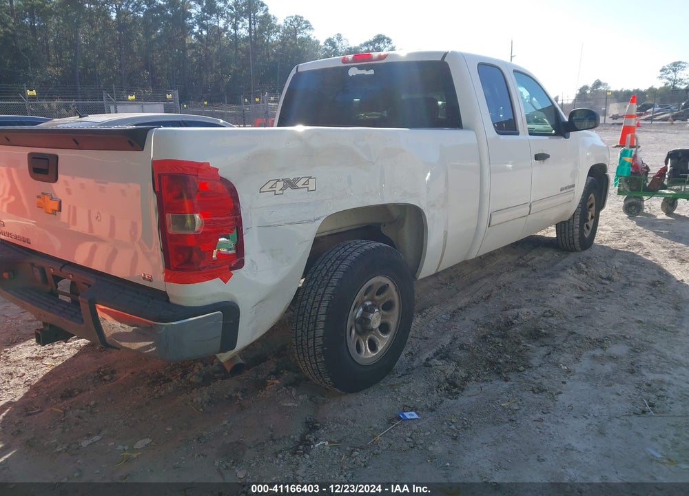 2011 CHEVROLET SILVERADO 1500 LS VIN: 1GCRKREAXBZ286994