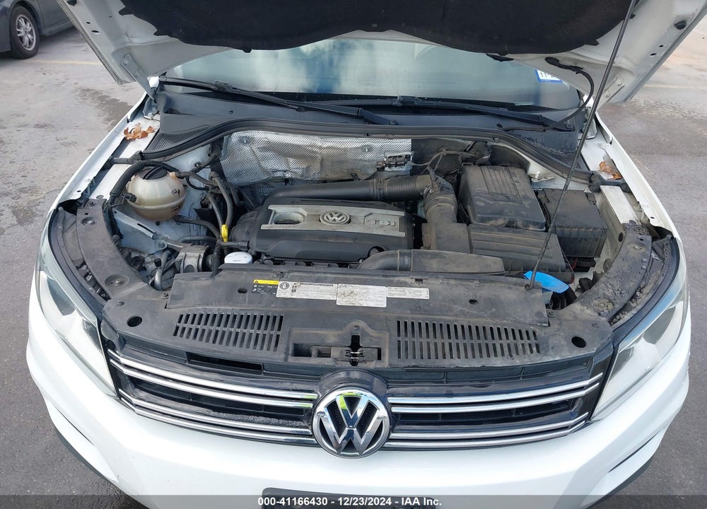 2017 VOLKSWAGEN TIGUAN VIN: WVGRV7AX6HK006975