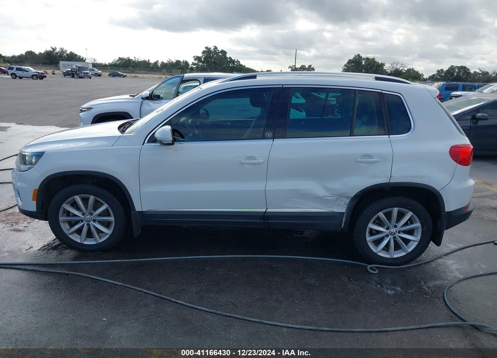 2017 VOLKSWAGEN TIGUAN VIN: WVGRV7AX6HK006975