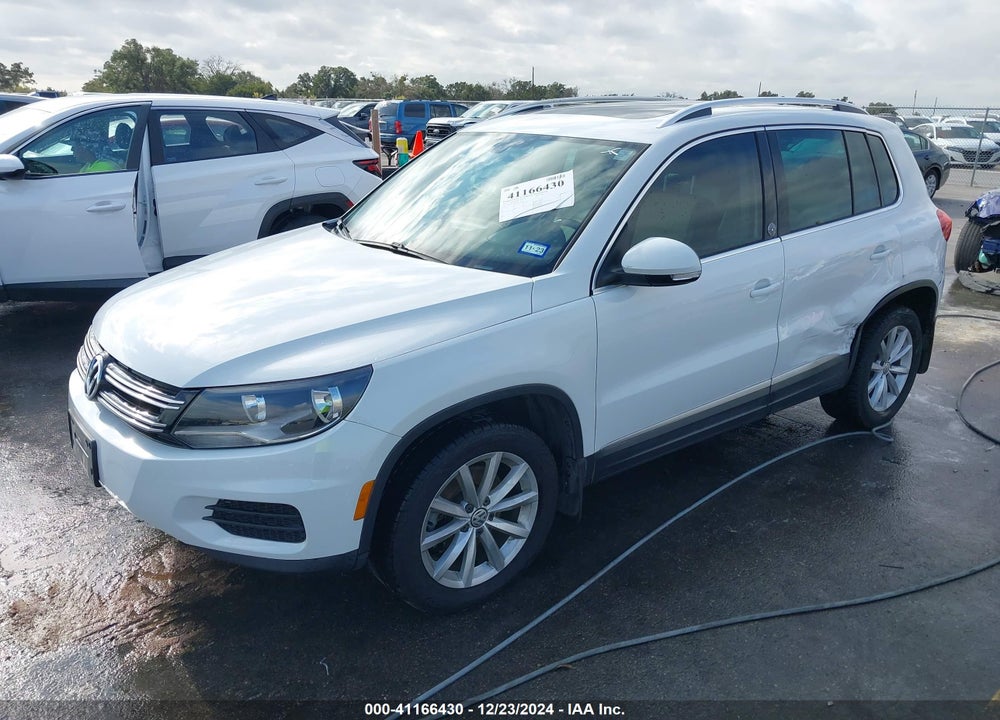 2017 VOLKSWAGEN TIGUAN VIN: WVGRV7AX6HK006975