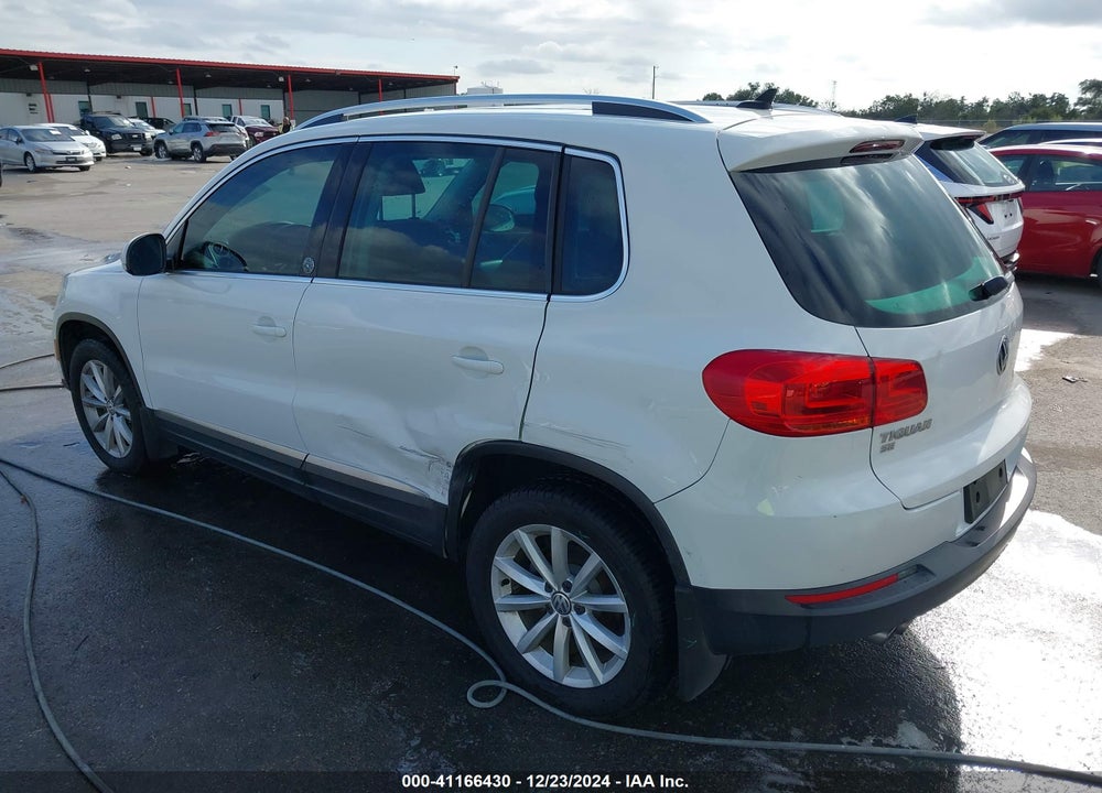 2017 VOLKSWAGEN TIGUAN VIN: WVGRV7AX6HK006975