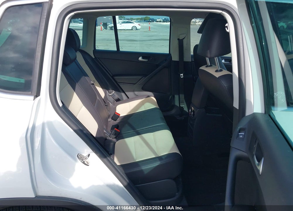 2017 VOLKSWAGEN TIGUAN VIN: WVGRV7AX6HK006975