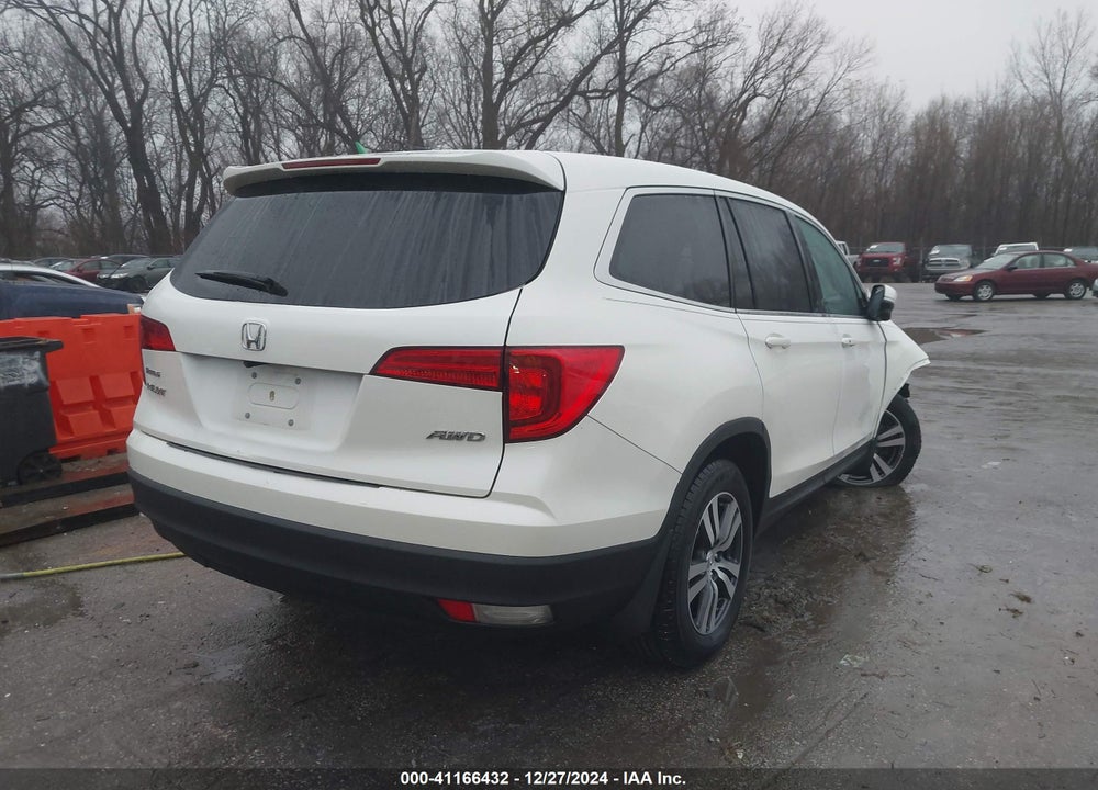 2017 HONDA PILOT EX-L VIN: 5FNYF6H53HB017232