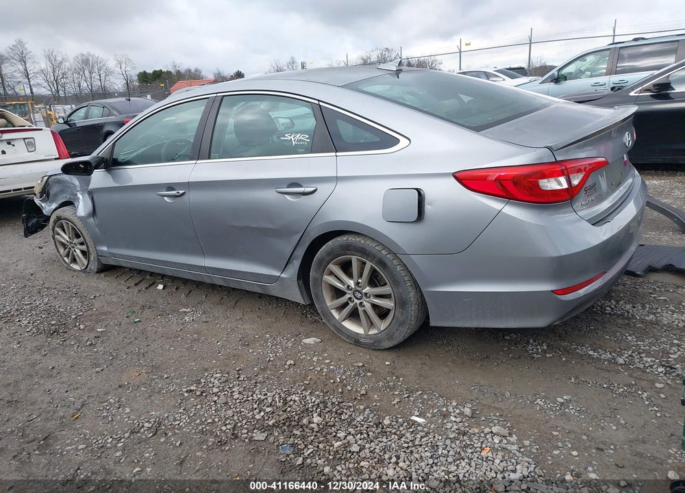 2015 HYUNDAI SONATA VIN: 5NPE24AF4FH197860