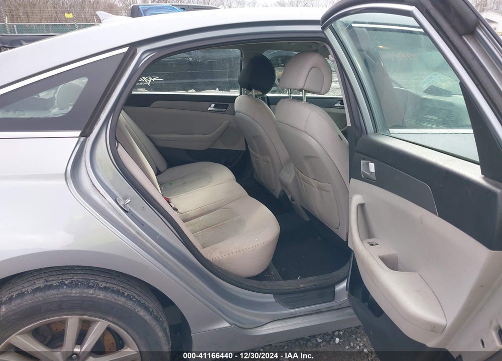 2015 HYUNDAI SONATA VIN: 5NPE24AF4FH197860