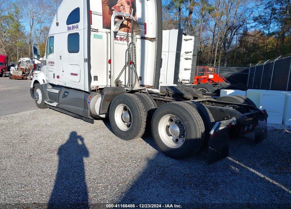 2011 KENWORTH T700 T700 VIN: 1XKFDP9X8BJ293039