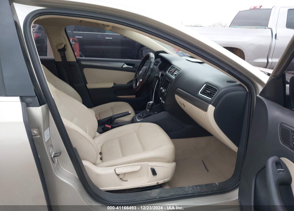 2013 VOLKSWAGEN JETTA VIN: 3VWLL7AJ1DM293055