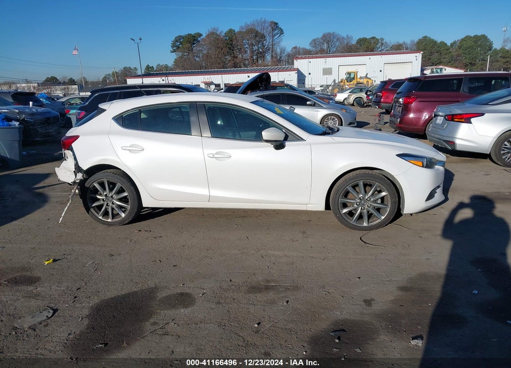 2018 MAZDA 3 TOURING VIN: 3MZBN1L30JM229585