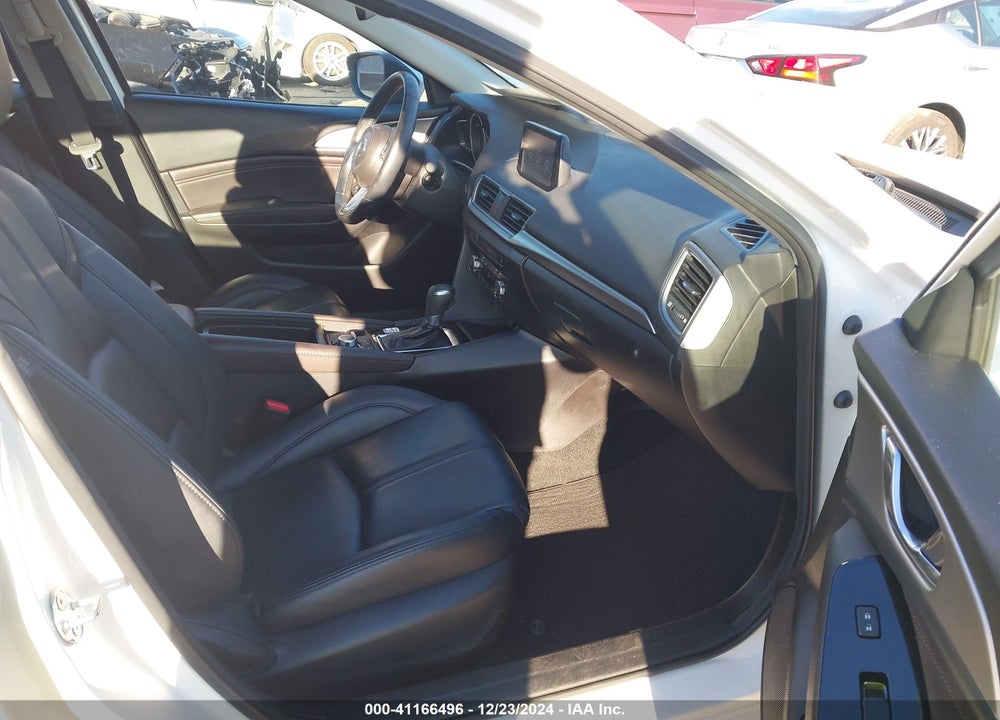 2018 MAZDA 3 TOURING VIN: 3MZBN1L30JM229585