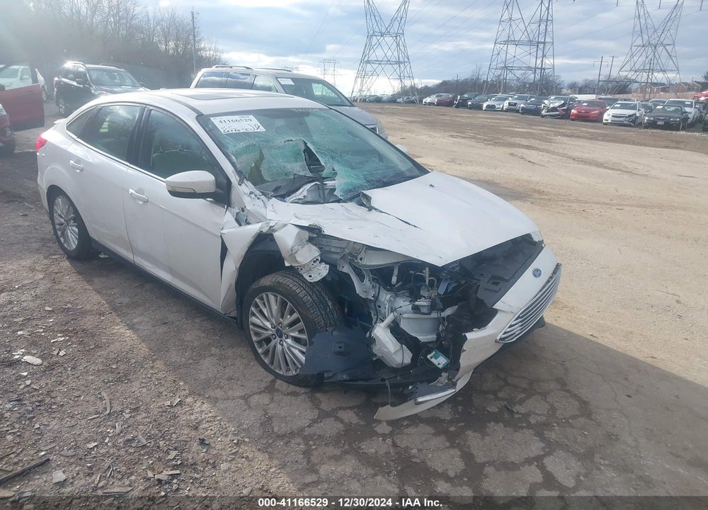 2015 FORD FOCUS TITANIUM VIN: 1FADP3J20FL321368