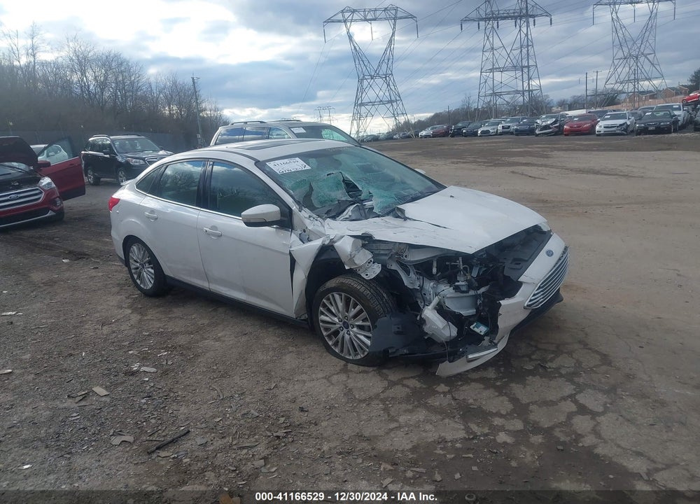 2015 FORD FOCUS TITANIUM VIN: 1FADP3J20FL321368