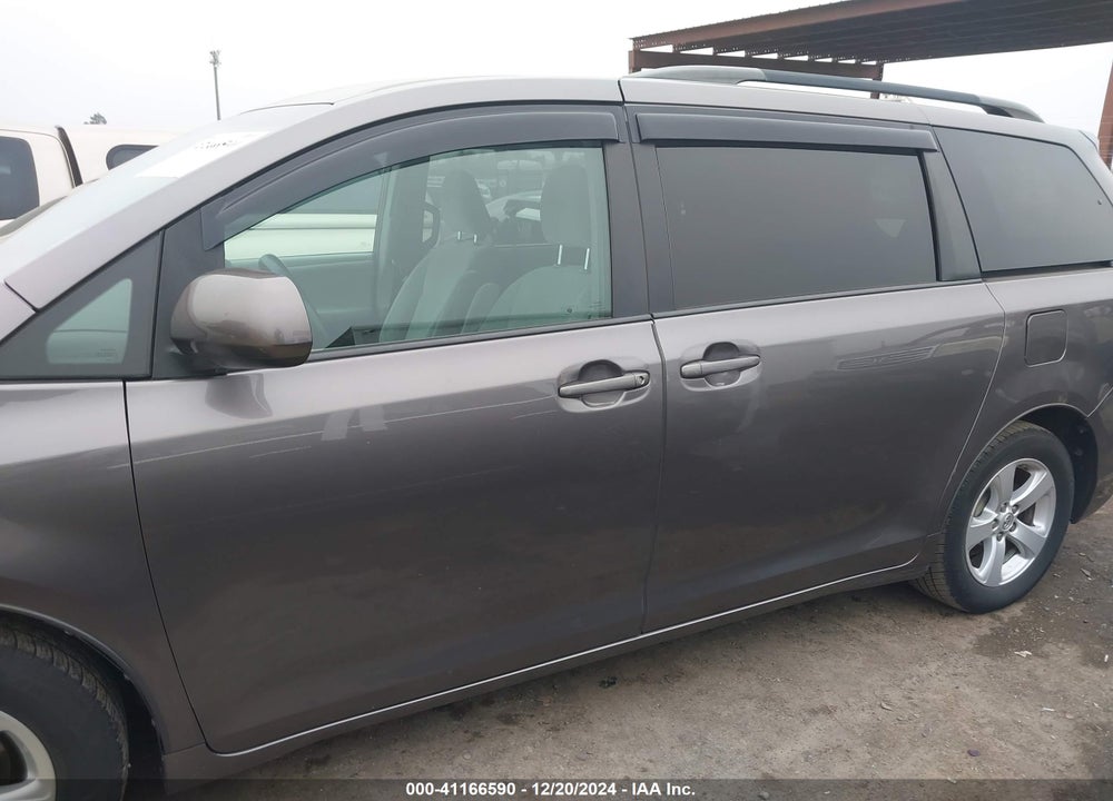 2015 TOYOTA SIENNA LE 8 PASSENGER VIN: 5TDKK3DC6FS587755
