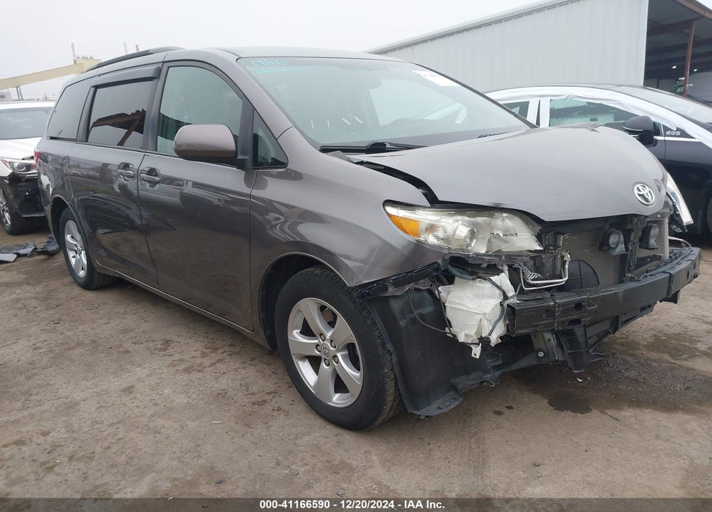 2015 TOYOTA SIENNA LE 8 PASSENGER VIN: 5TDKK3DC6FS587755