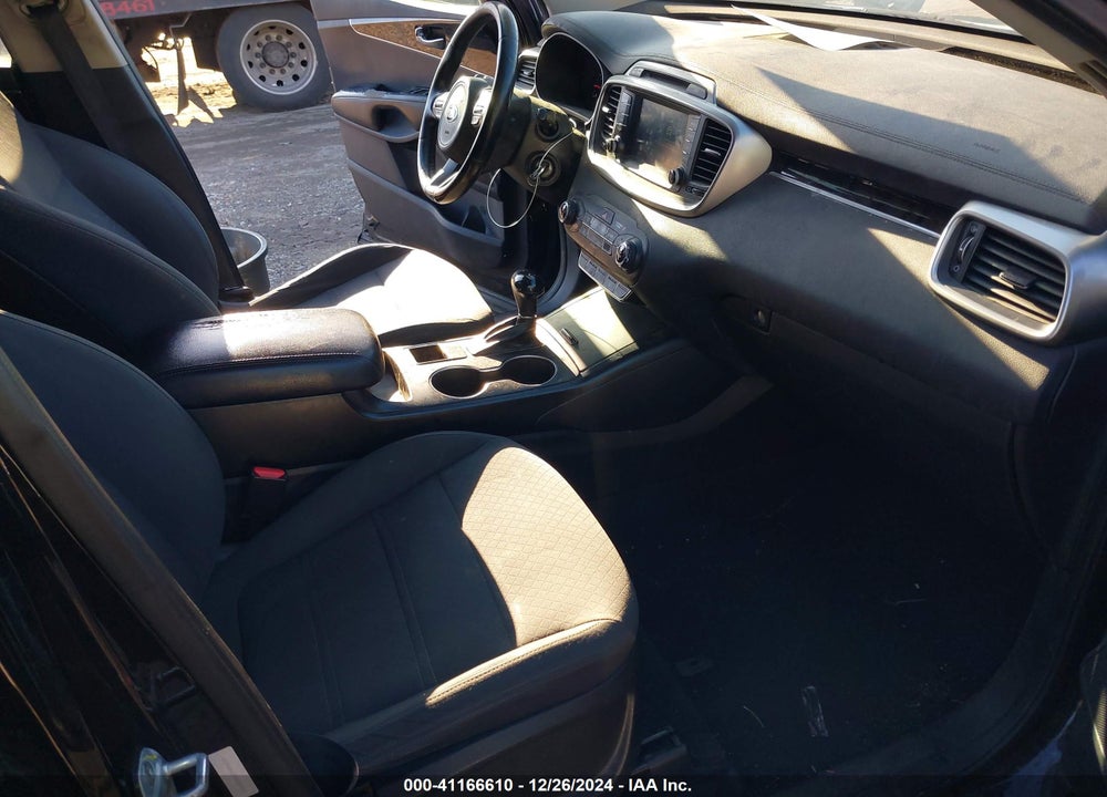 2017 KIA SORENTO 2.4L LX VIN: 5XYPG4A39HG329697