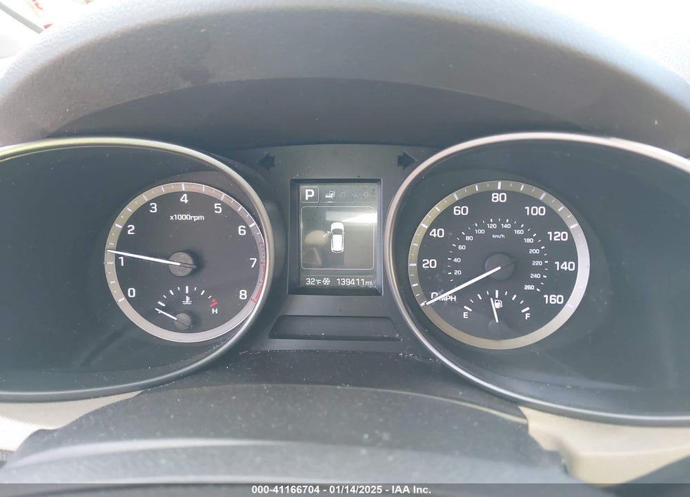 2017 HYUNDAI SANTA FE SE VIN: KM8SMDHF8HU200217