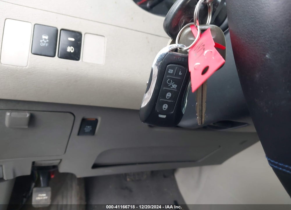 2011 TOYOTA SIENNA LE V6 VIN: 5TDKK3DC1BS058949