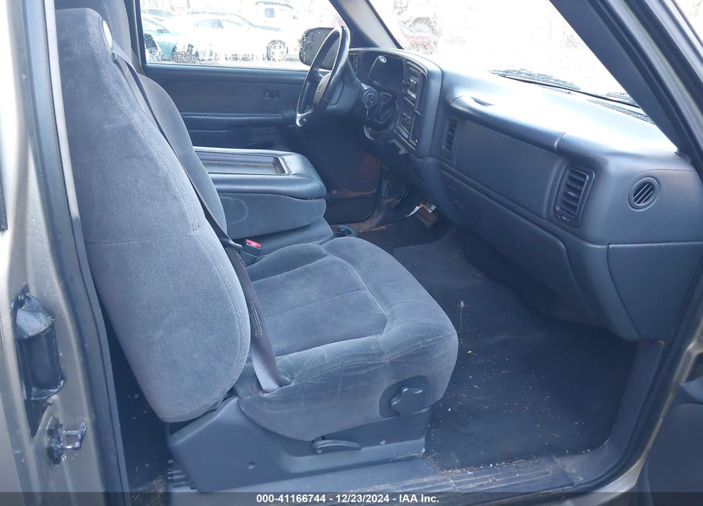 2001 CHEVROLET SILVERADO 1500 LS VIN: 1GCEK19T61E300522