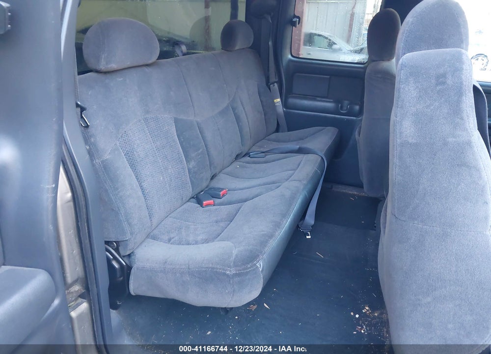 2001 CHEVROLET SILVERADO 1500 LS VIN: 1GCEK19T61E300522