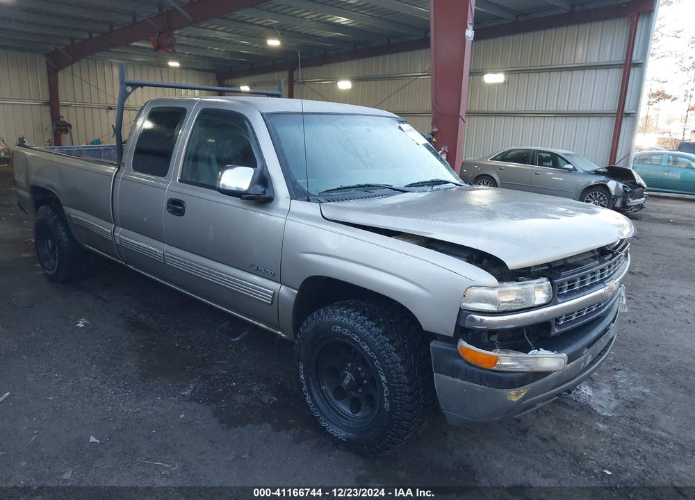 2001 CHEVROLET SILVERADO 1500 LS VIN: 1GCEK19T61E300522