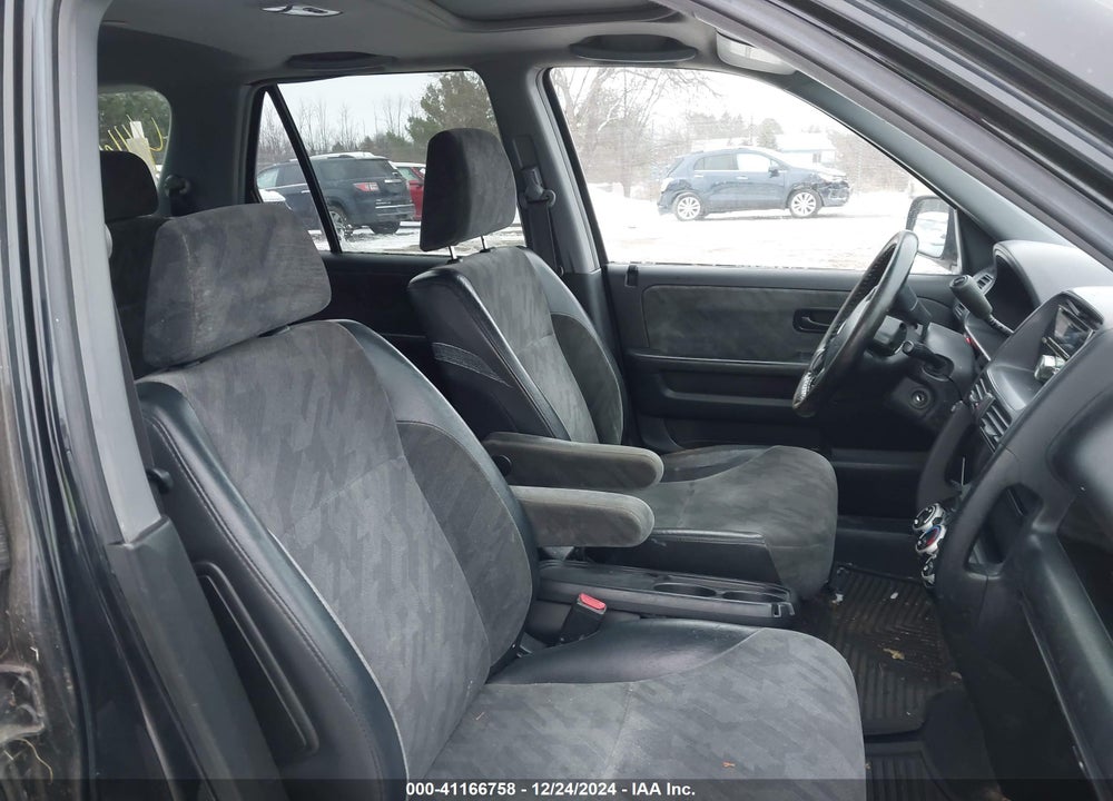 2002 HONDA CR-V EX VIN: JHLRD78852C028525