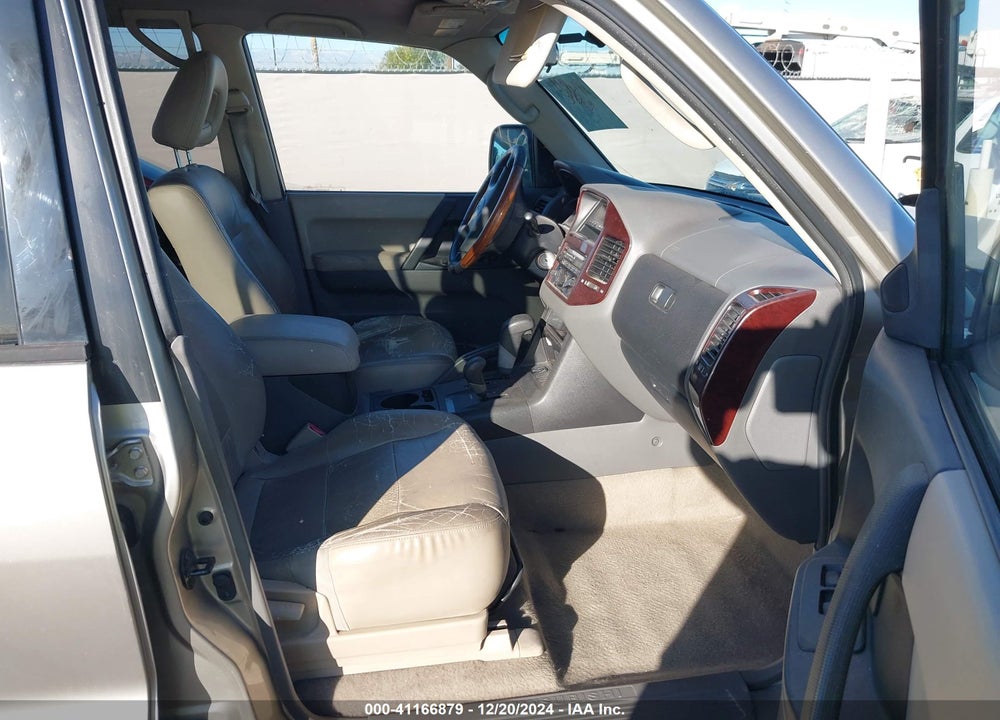 2001 MITSUBISHI MONTERO LIMITED VIN: JA4MW51R61J022634