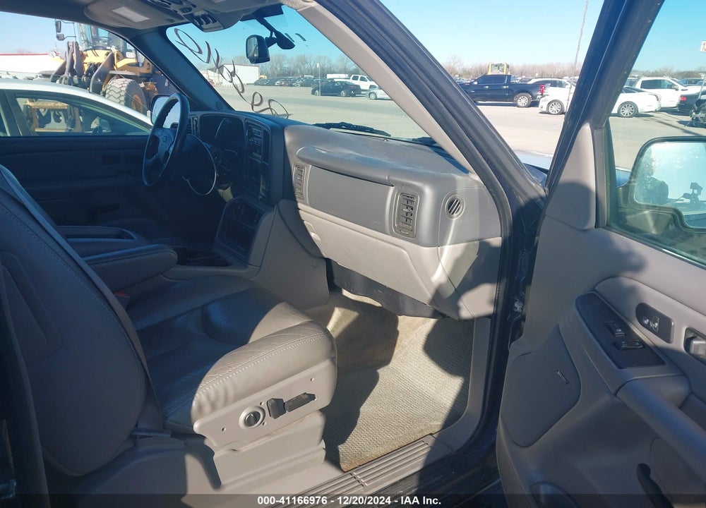 2006 CHEVROLET SUBURBAN 1500 LT VIN: 1GNFK16Z96J142244