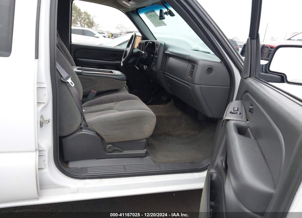 2005 CHEVROLET SILVERADO 1500 LS VIN: 2GCEC13T751174278