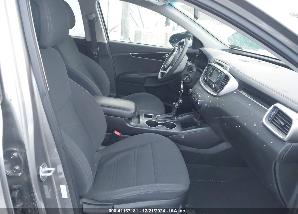 2016 KIA SORENTO 3.3L LX VIN: 5XYPGDA57GG172641