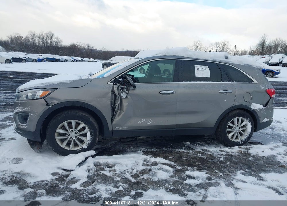 2016 KIA SORENTO 3.3L LX VIN: 5XYPGDA57GG172641