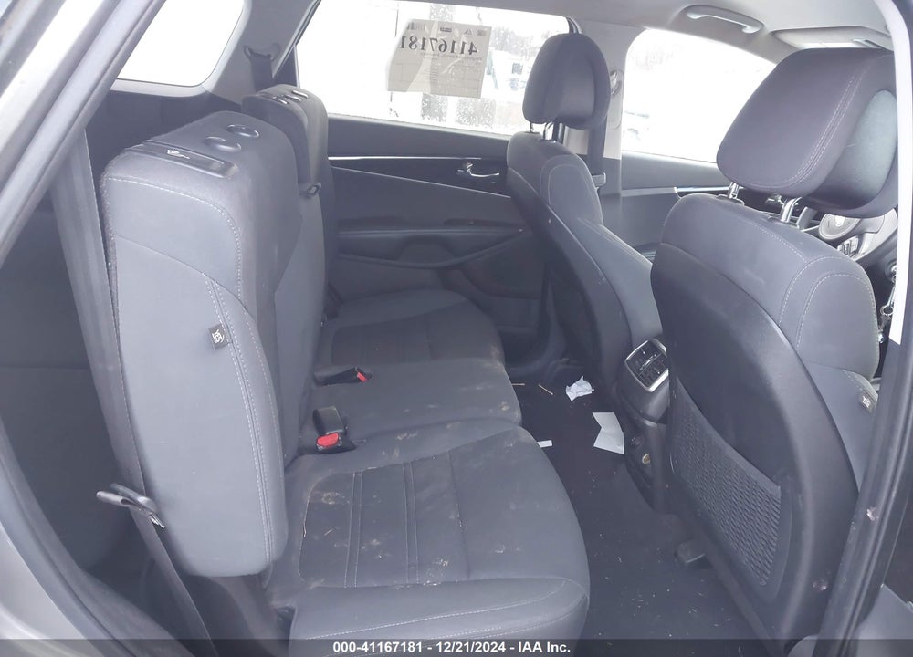 2016 KIA SORENTO 3.3L LX VIN: 5XYPGDA57GG172641
