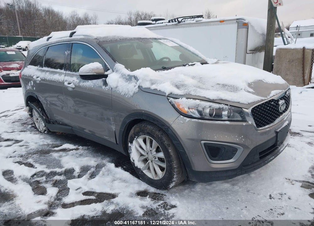 2016 KIA SORENTO 3.3L LX VIN: 5XYPGDA57GG172641