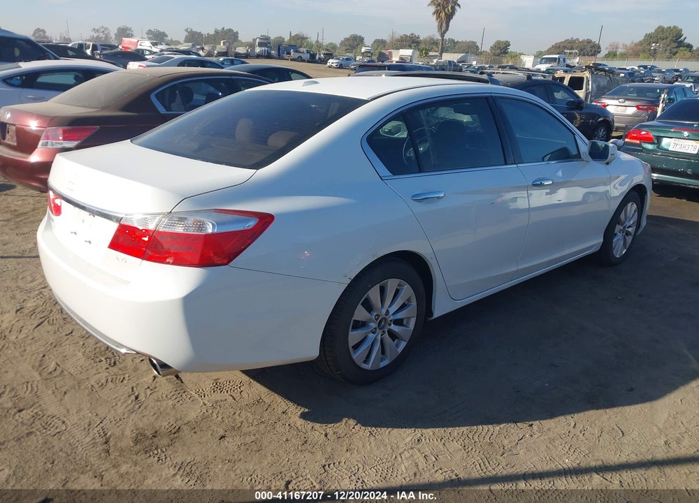 2013 HONDA ACCORD VIN: 1HGCR3F89DA021657