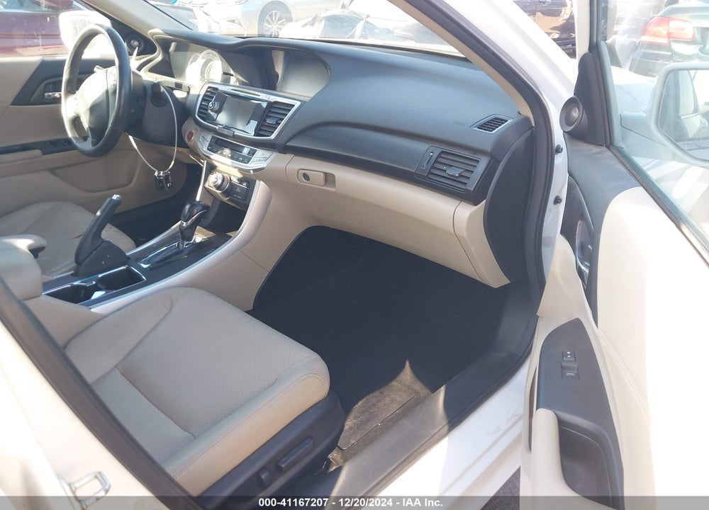 2013 HONDA ACCORD VIN: 1HGCR3F89DA021657